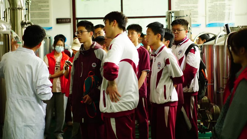校工会与镜泊路中学联合开展科普...